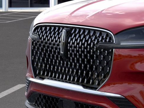 New 2025 Lincoln Aviator AWD image 17