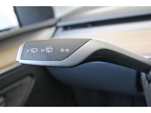 Used 2023 Tesla Model Y Long Range AWD/4WD image 15