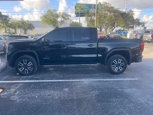 Used 2022 GMC Sierra 1500 AT4 w/ AT4 Preferred Package AWD/4WD image 2