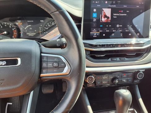 Used 2022 Jeep Compass Limited w/ Sun and Sound Group image 23