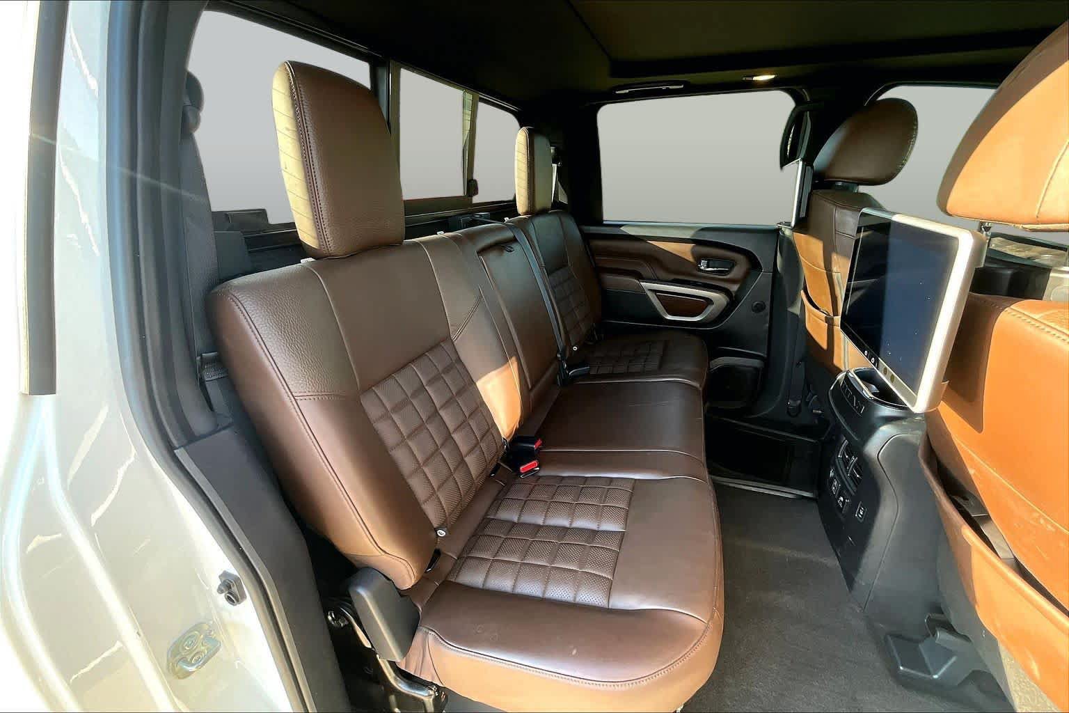 Used 2021 Nissan Titan Platinum Reserve w/ Moonroof Package AWD/4WD image 19