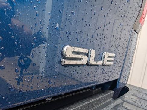 Used 2017 GMC Sierra 1500 SLE w/ Elevation Edition AWD/4WD image 4