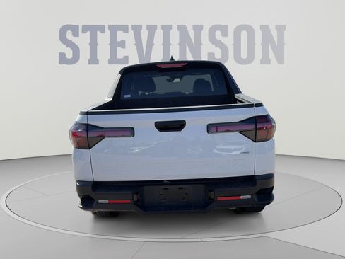 Certified 2025 Hyundai Santa Cruz SE AWD/4WD image 4