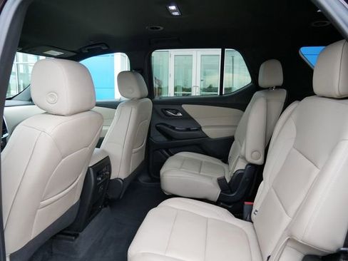 Used 2023 Chevrolet Traverse LT AWD/4WD image 8