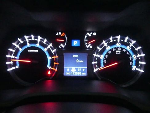 Used 2015 Toyota 4Runner Limited image 32