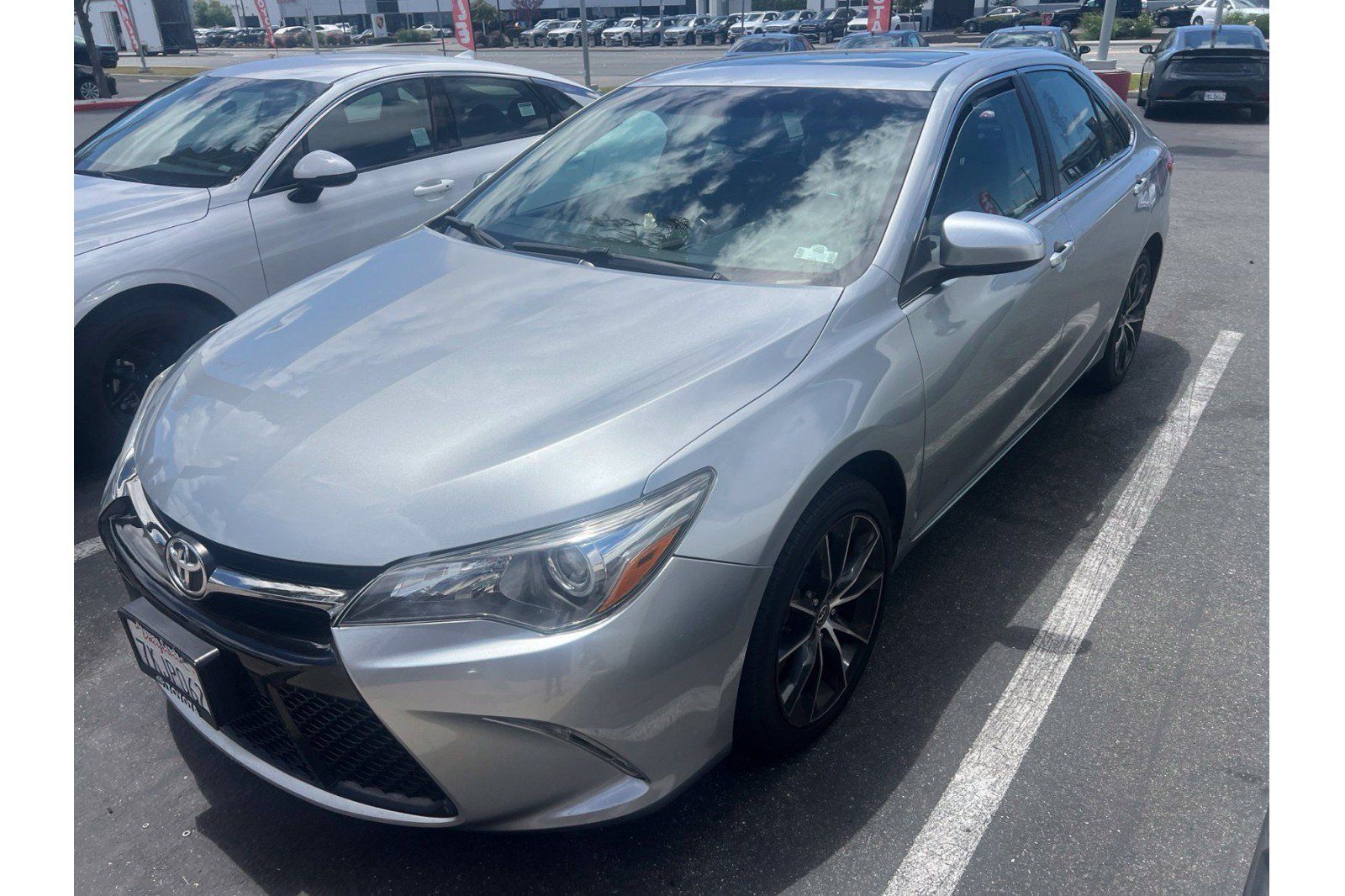 Used 2015 Toyota Camry XSE w/ Moonroof Package FWD image 2