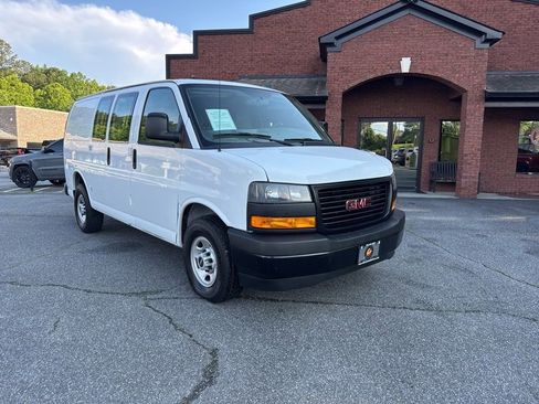 Used 2018 GMC Savana 2500 w/ Communications Package image 12