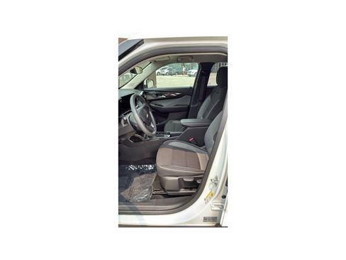 Used 2025 Chevrolet TrailBlazer LT AWD/4WD image 11