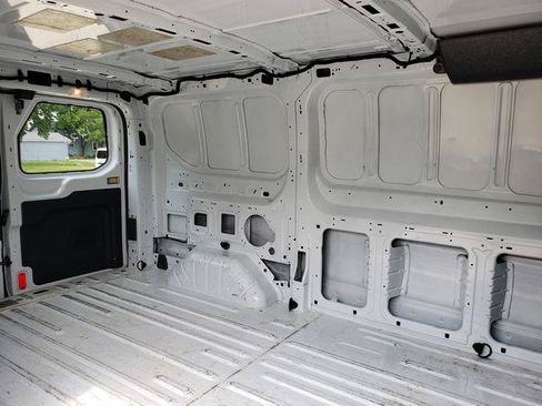Used 2016 Ford Transit 250 130 Low Roof RWD image 13