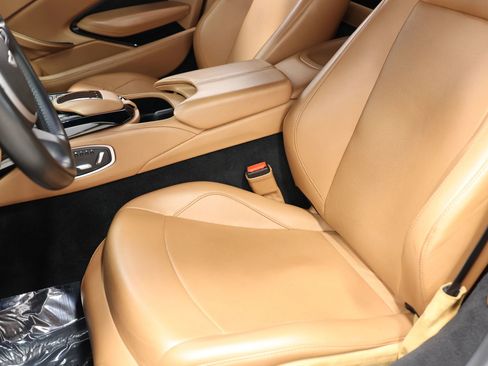 Used 2019 Aston Martin V8 Vantage Coupe RWD image 20