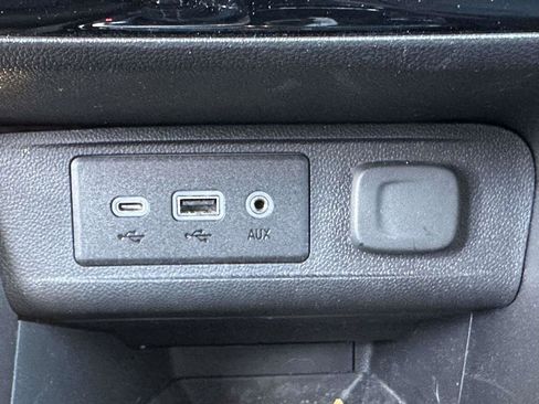 Used 2023 Buick Encore GX Select image 23