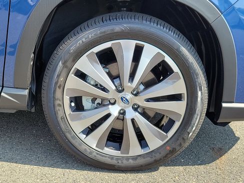 Used 2022 Subaru Ascent Touring AWD/4WD image 9