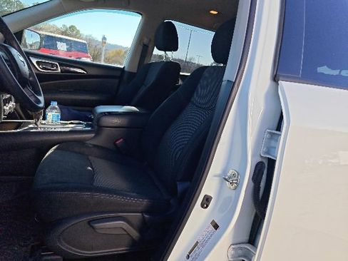 Used 2019 Nissan Pathfinder S image 8