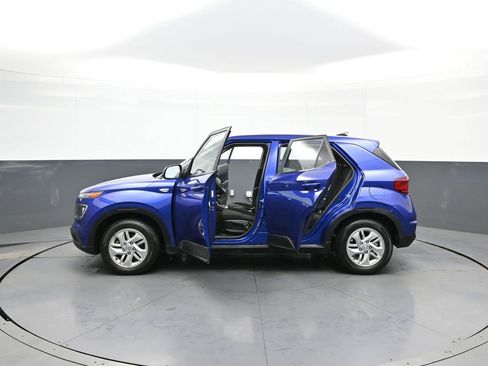 Certified 2022 Hyundai Venue SE image 41