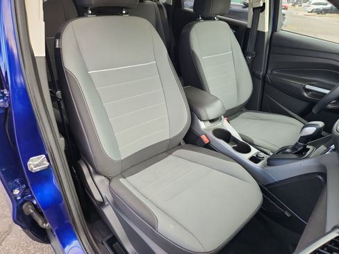 Used 2015 Ford Escape SE image 16