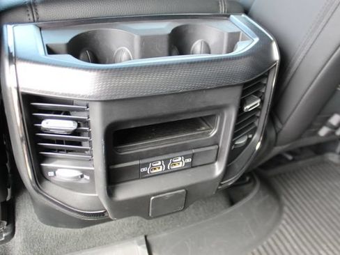 Used 2024 RAM 1500 Big Horn AWD/4WD image 32