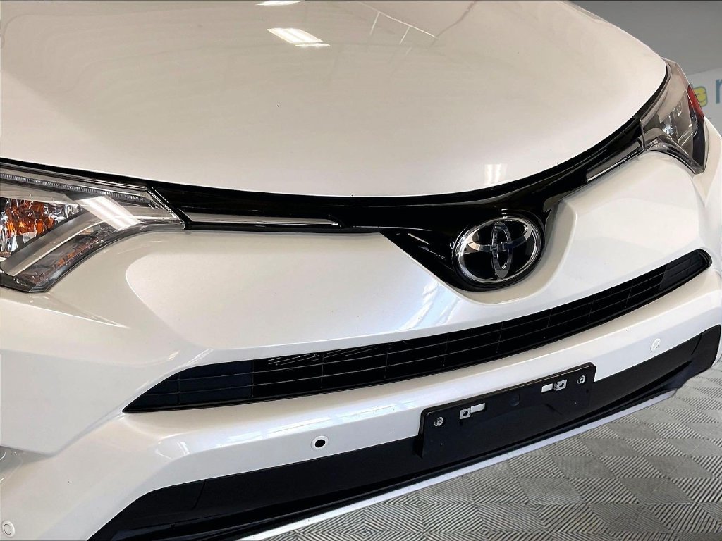 Used 2017 Toyota RAV4 Limited w/ Protection Package AWD/4WD image 32
