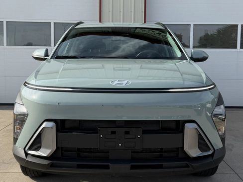 Used 2025 Hyundai Kona SEL AWD/4WD image 2