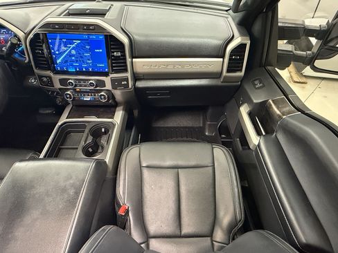 Used 2022 Ford F250 Lariat w/ Lariat Ultimate Package AWD/4WD image 32