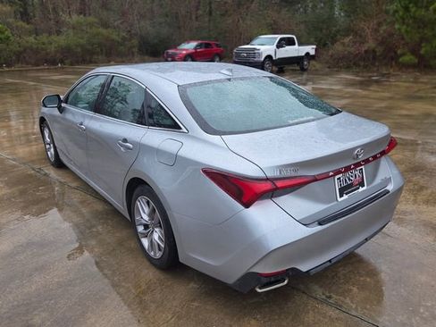 Used 2021 Toyota Avalon XLE image 3
