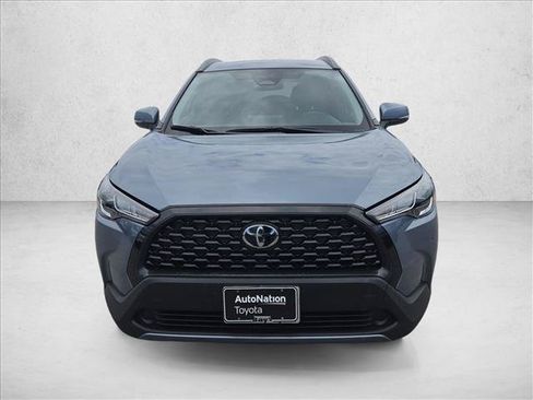 Used 2024 Toyota Corolla Cross LE FWD image 3