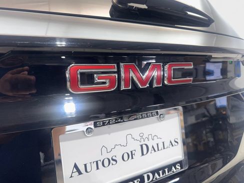 Used 2026 GMC Acadia Elevation w/ Elevation Premium Package FWD image 21