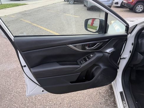 Used 2017 Subaru Impreza 2.0i Limited AWD/4WD image 6