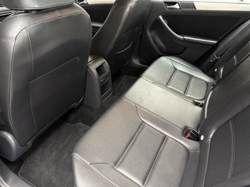 Used 2014 Volkswagen Jetta SE image 18