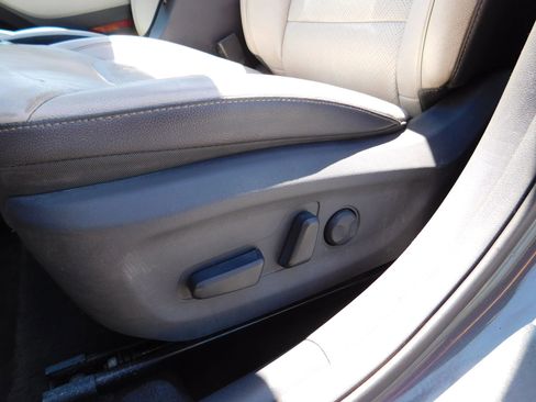 Used 2021 Hyundai Ioniq Limited FWD image 17
