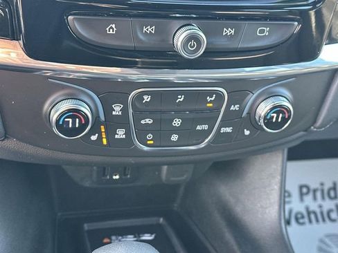 Certified 2023 Chevrolet Traverse LT image 33