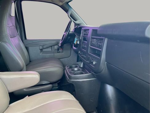 Used 2020 Chevrolet Express 3500 LS image 19