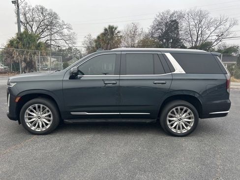 Used 2022 Cadillac Escalade Premium Luxury image 2