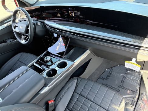 Certified 2025 Cadillac Escalade ESV V image 13