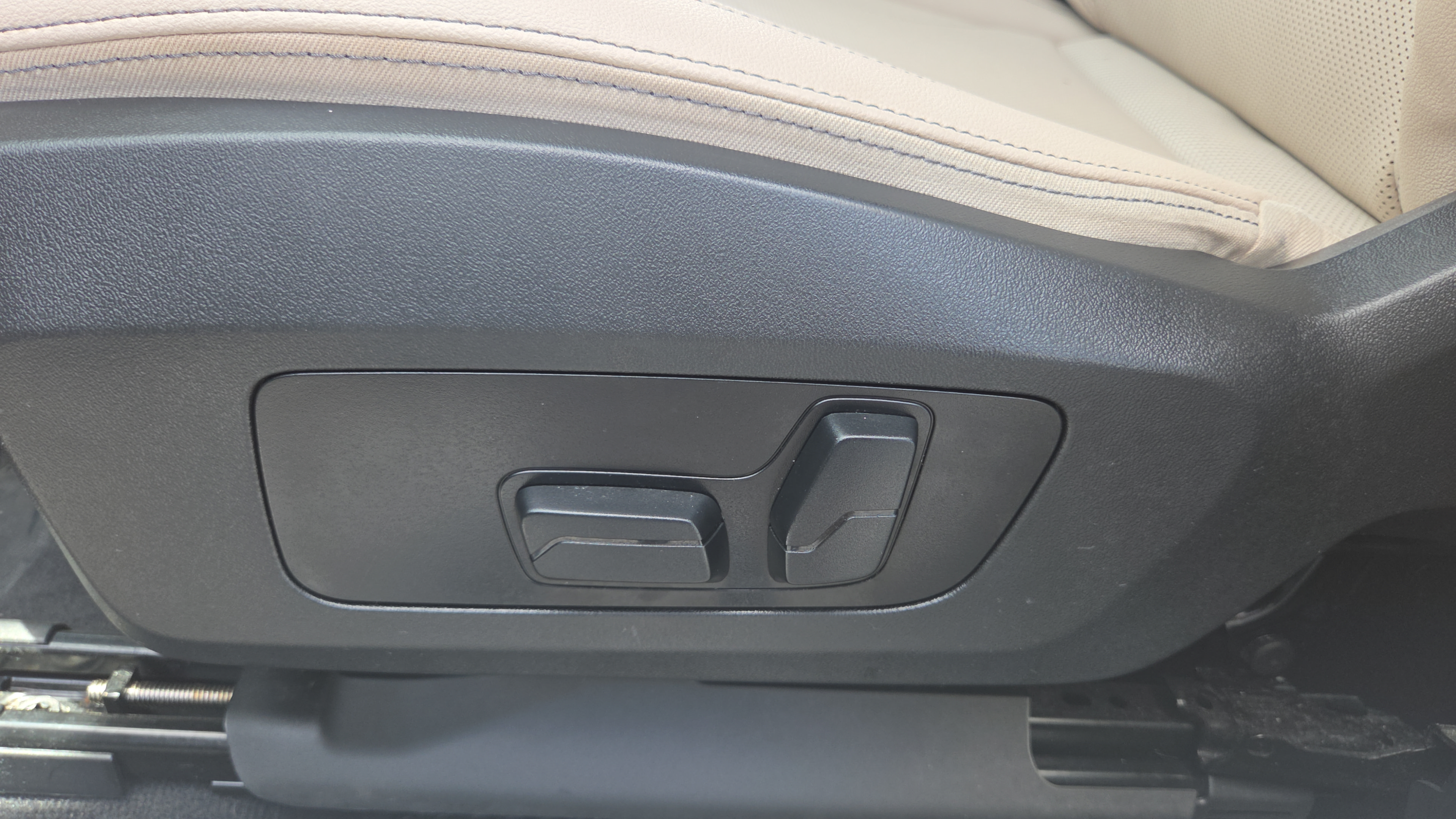 Certified 2023 BMW X1 xDrive28i AWD/4WD image 10