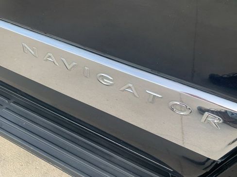Used 2009 Lincoln Navigator 4WD image 9