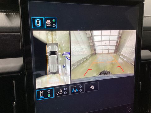 Used 2025 GMC Yukon AT4 Ultimate w/ LPO, Floor Liner Package AWD/4WD image 4