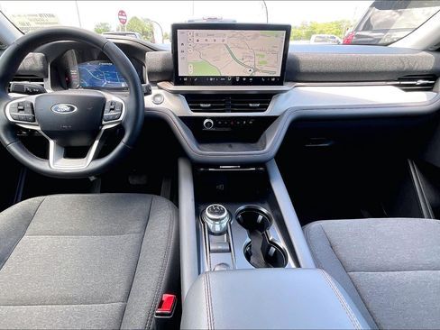 Certified 2025 Ford Explorer Active RWD image 14