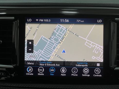 Used 2019 Chrysler Pacifica Limited w/ Tire & Wheel Group FWD image 10