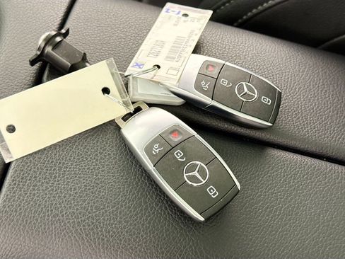 Used 2021 Mercedes-Benz GLS 450 4MATIC image 17