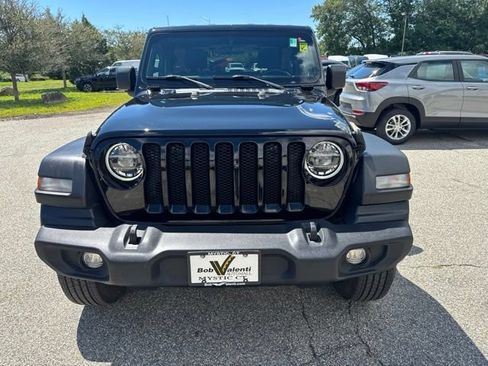 Used 2022 Jeep Wrangler Sport AWD/4WD image 3