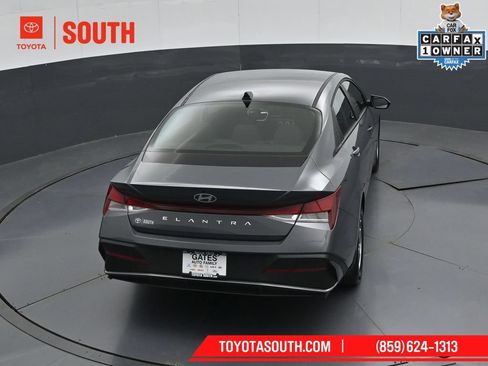 Used 2025 Hyundai Elantra SE FWD image 43