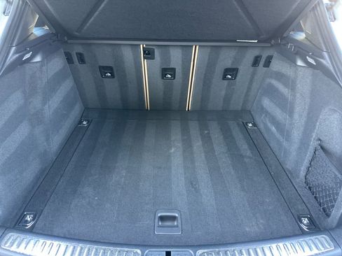 Certified 2025 Porsche Macan image 16