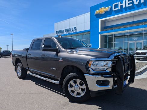 Used 2020 RAM 2500 Big Horn w/ Level 1 Equipment Group AWD/4WD image 1