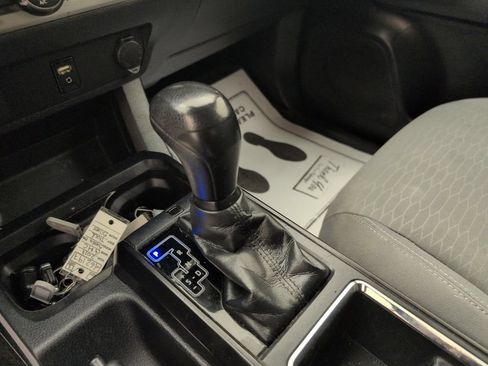 Used 2019 Toyota Tacoma SR w/ SR Convenience Package RWD image 28
