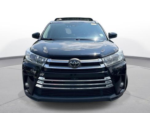Used 2018 Toyota Highlander Limited Platinum AWD/4WD image 3