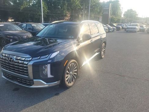 Used 2023 Hyundai Palisade Calligraphy AWD/4WD image 2