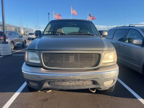 Used 1999 Ford Expedition XLT image 2