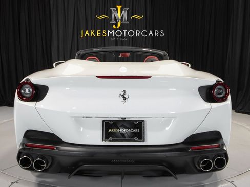 Used 2019 Ferrari Portofino image 9