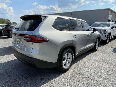 Used 2025 Toyota Grand Highlander FWD image 2