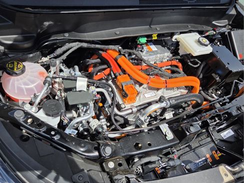 New 2027 Chevrolet Bolt LT w/ Comfort Package FWD image 17
